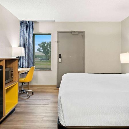 Days Inn & Suites By Wyndham Warren Extérieur photo