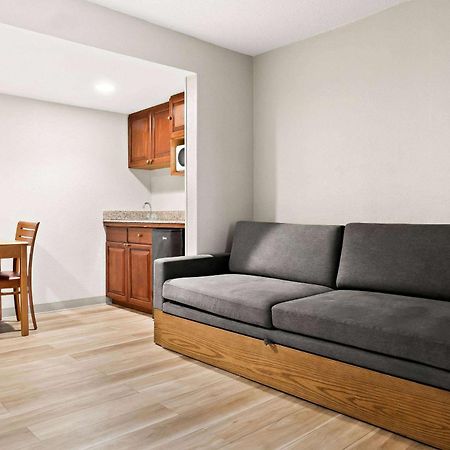 Days Inn & Suites By Wyndham Warren Extérieur photo