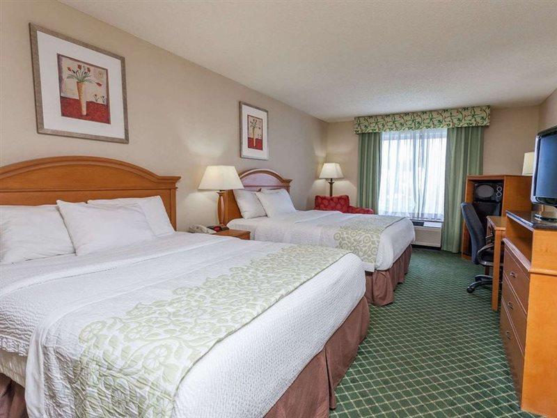 Days Inn & Suites By Wyndham Warren Extérieur photo