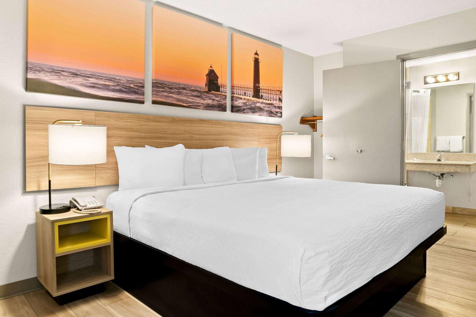 Days Inn & Suites By Wyndham Warren Extérieur photo