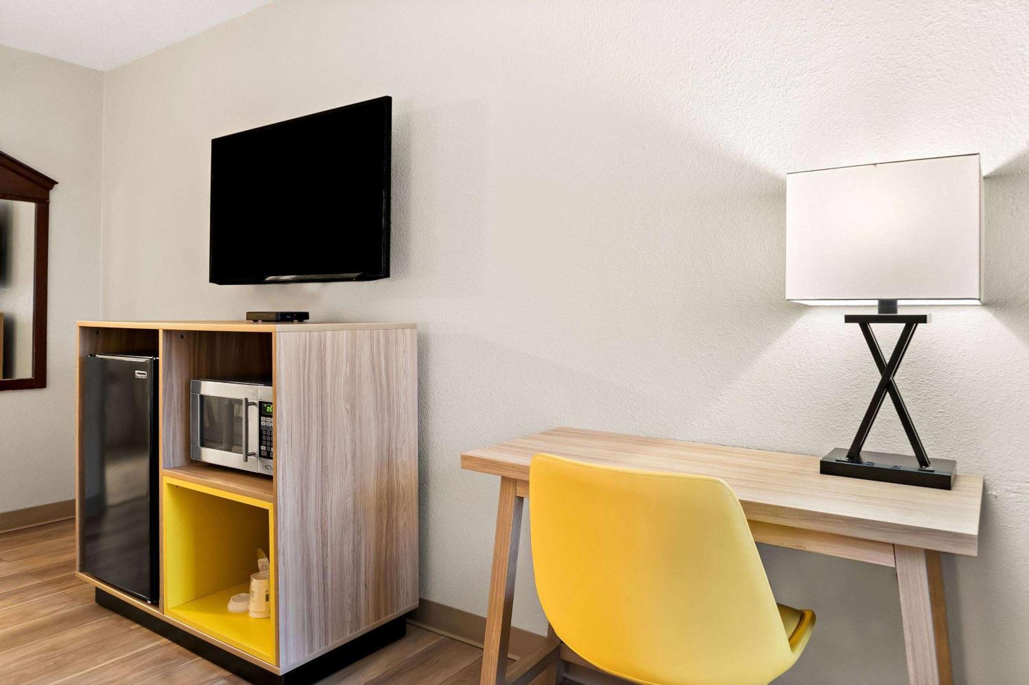 Days Inn & Suites By Wyndham Warren Extérieur photo
