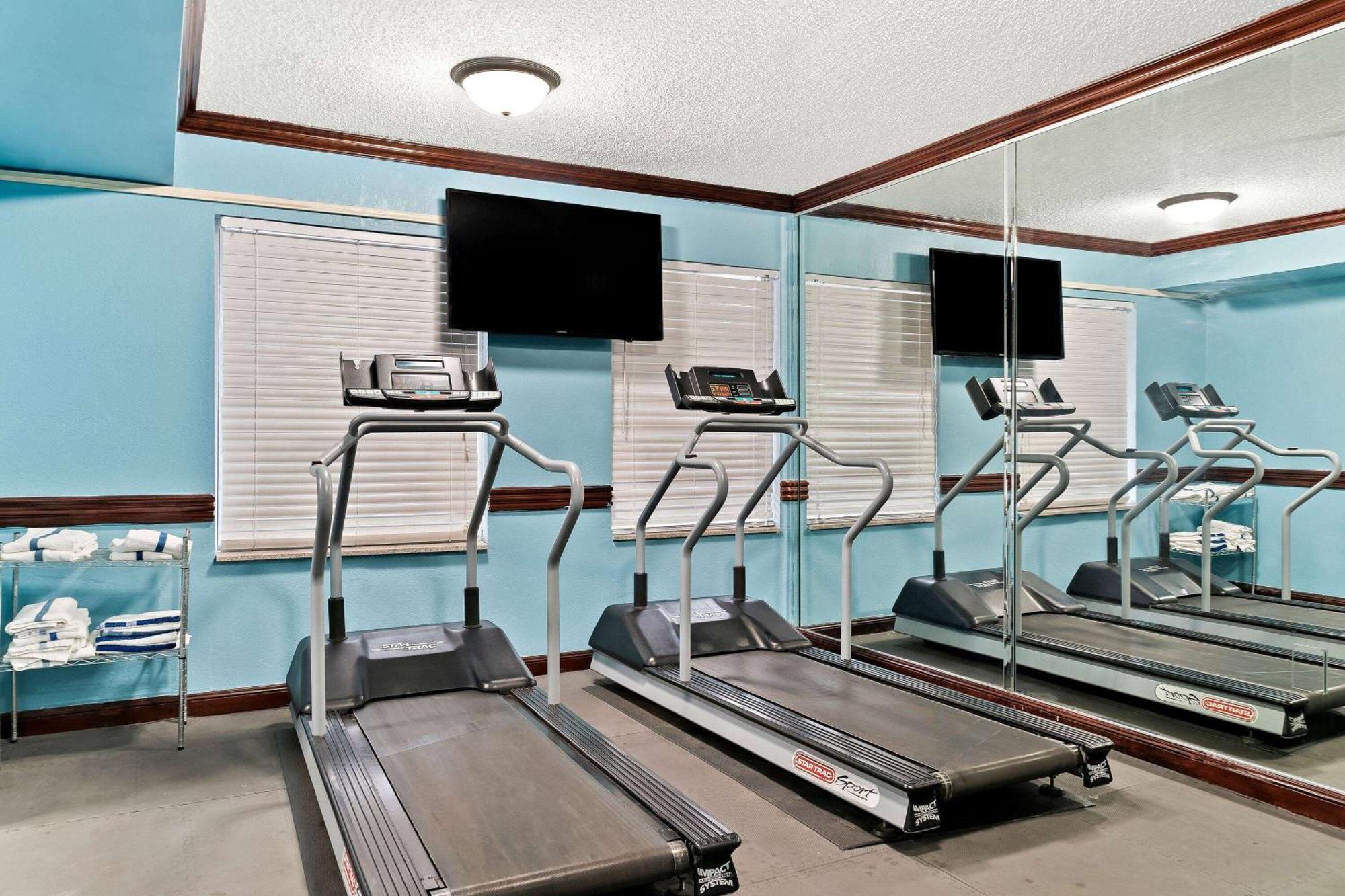 Days Inn & Suites By Wyndham Warren Extérieur photo