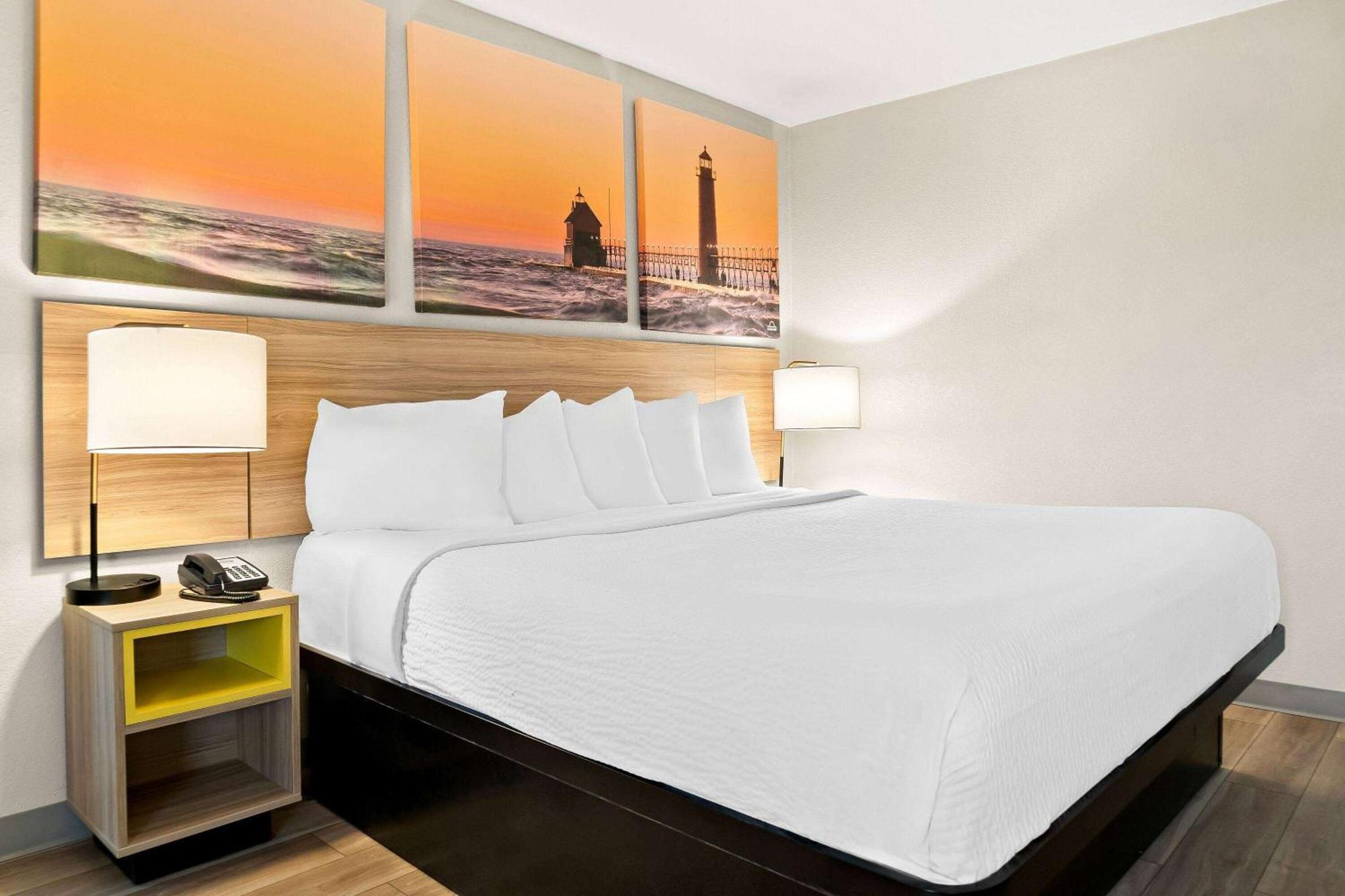 Days Inn & Suites By Wyndham Warren Extérieur photo