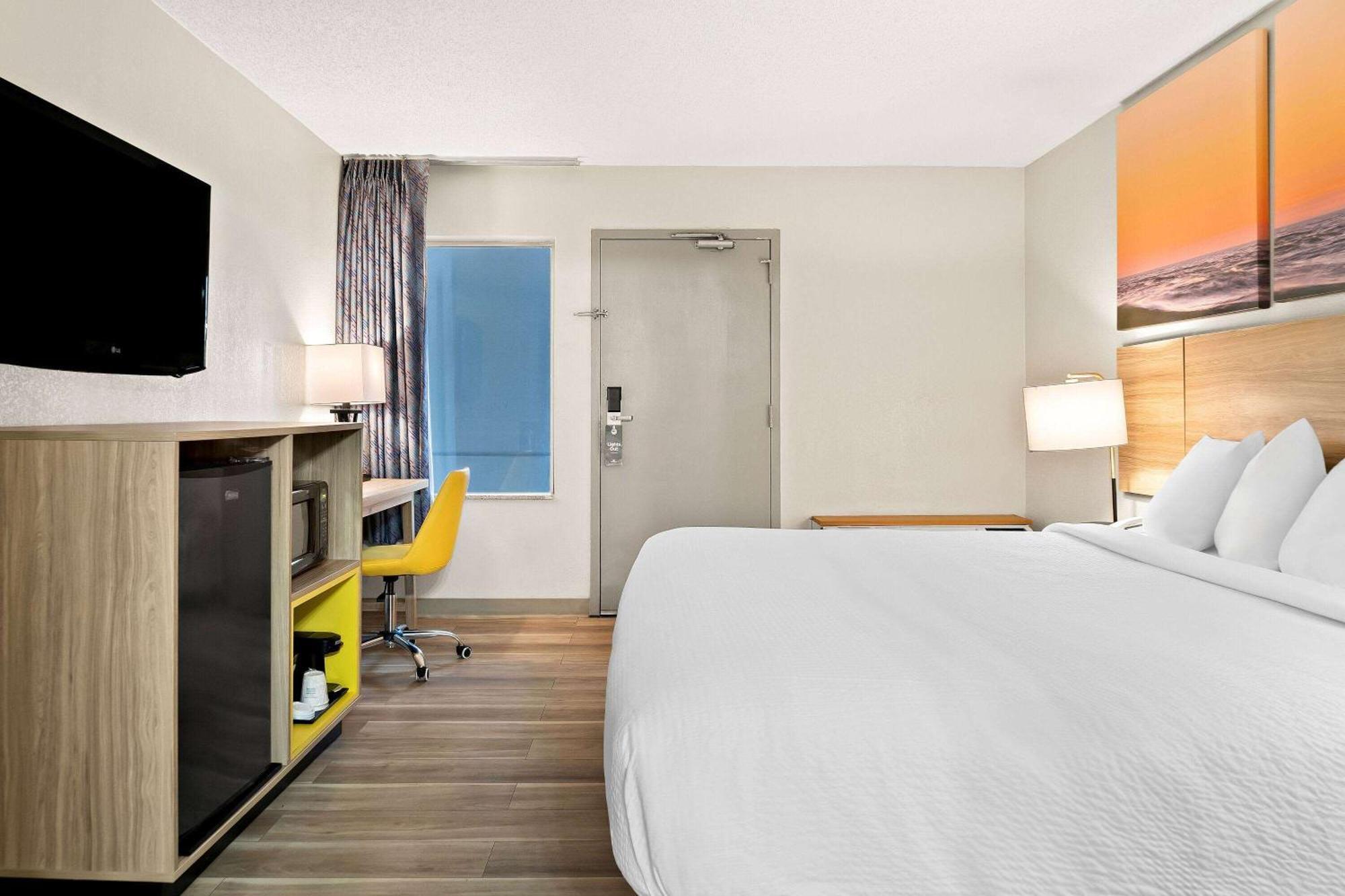 Days Inn & Suites By Wyndham Warren Extérieur photo
